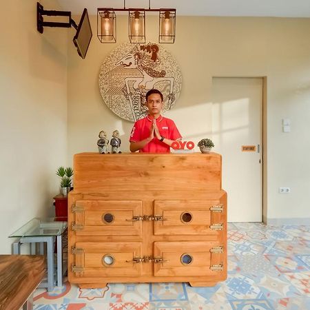 Super Oyo 3496 Griya Gayatri Syariah Hotel Melati Buitenkant foto