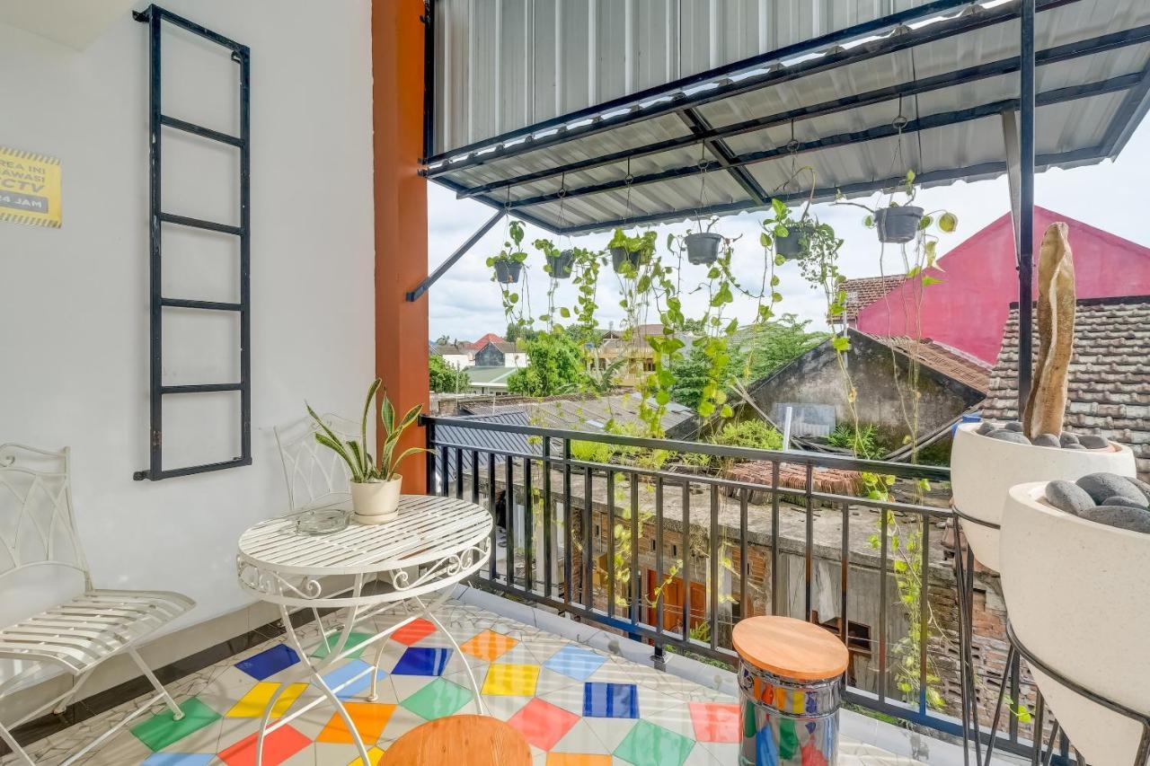 Super Oyo 3496 Griya Gayatri Syariah Hotel Melati Buitenkant foto