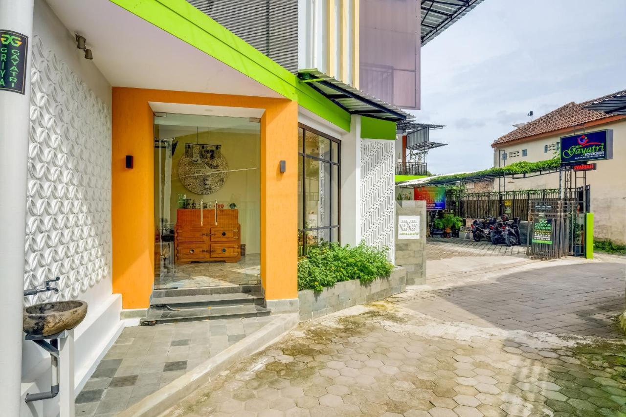 Super Oyo 3496 Griya Gayatri Syariah Hotel Melati Buitenkant foto